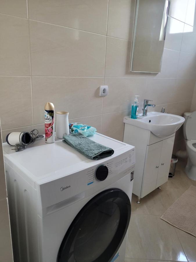 Amparo Lägenhet Satu Mare Exteriör bild